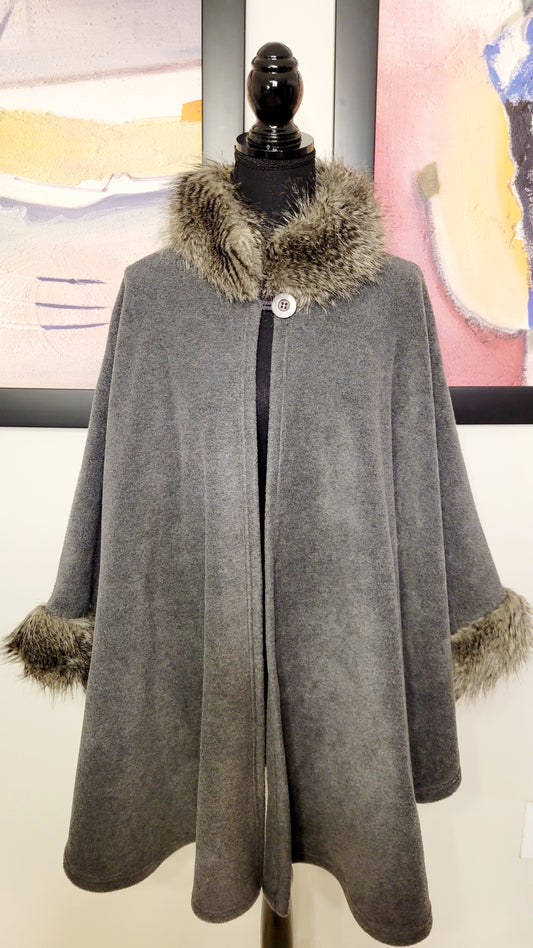 SIZE ONE SIZE  VINTAGE GREY CAPE/WRAP WITH FUR