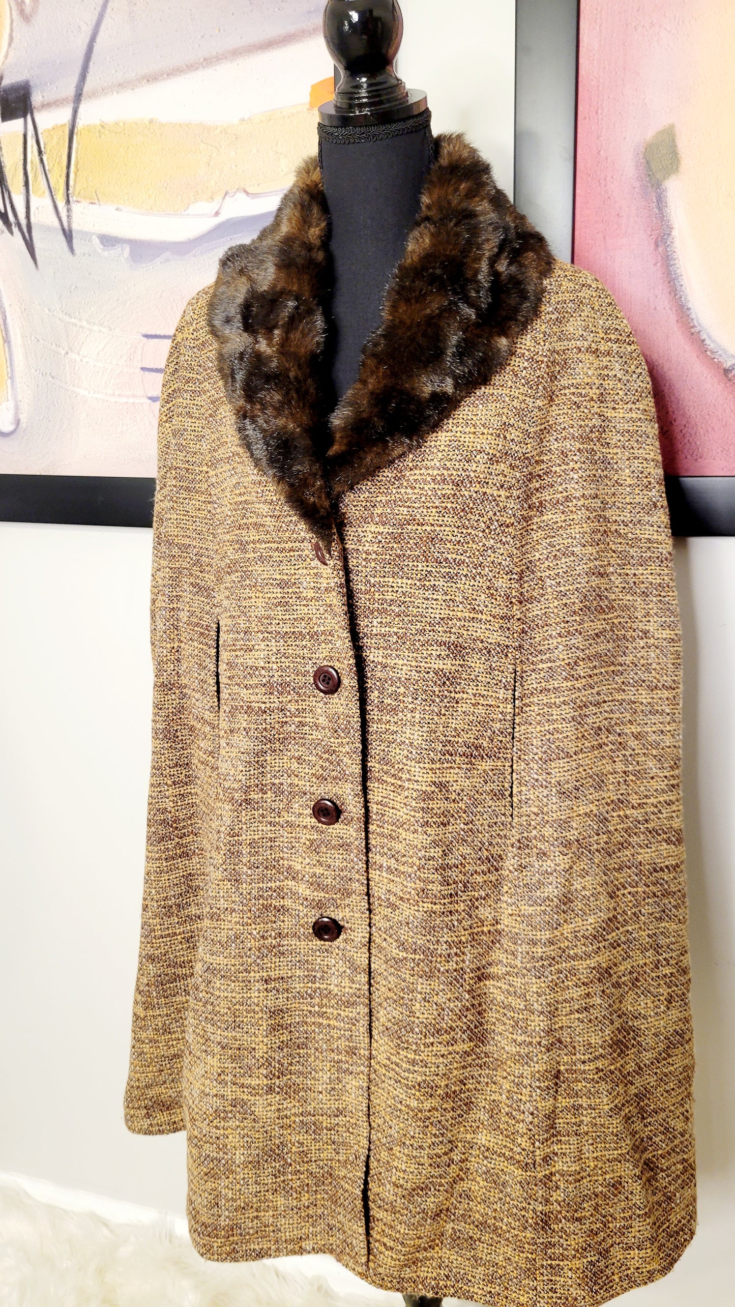 SIZE M PRESTON & YORK CAPE WITH FUR COLLAR